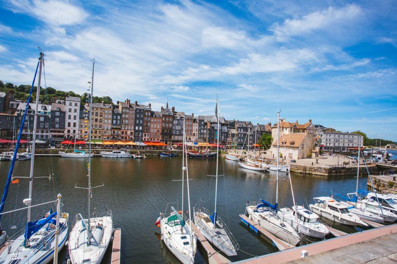 Appartement Vieux Bassin Honfleur Exteriör bild