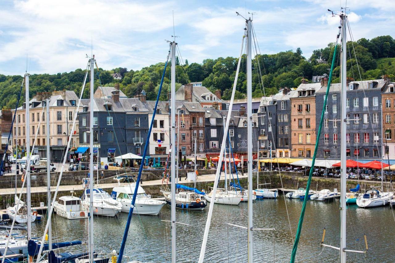 Appartement Vieux Bassin Honfleur Exteriör bild