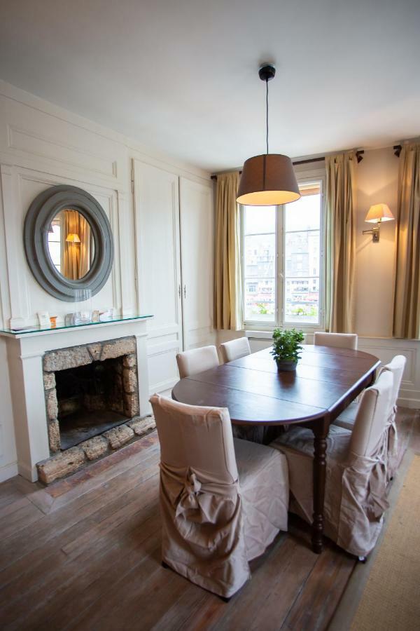 Appartement Vieux Bassin Honfleur Exteriör bild