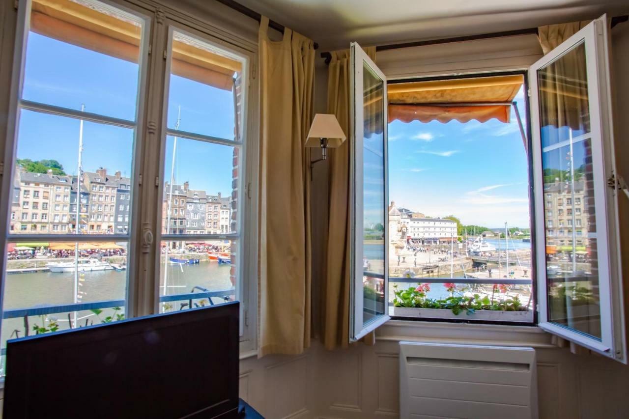 Appartement Vieux Bassin Honfleur Exteriör bild